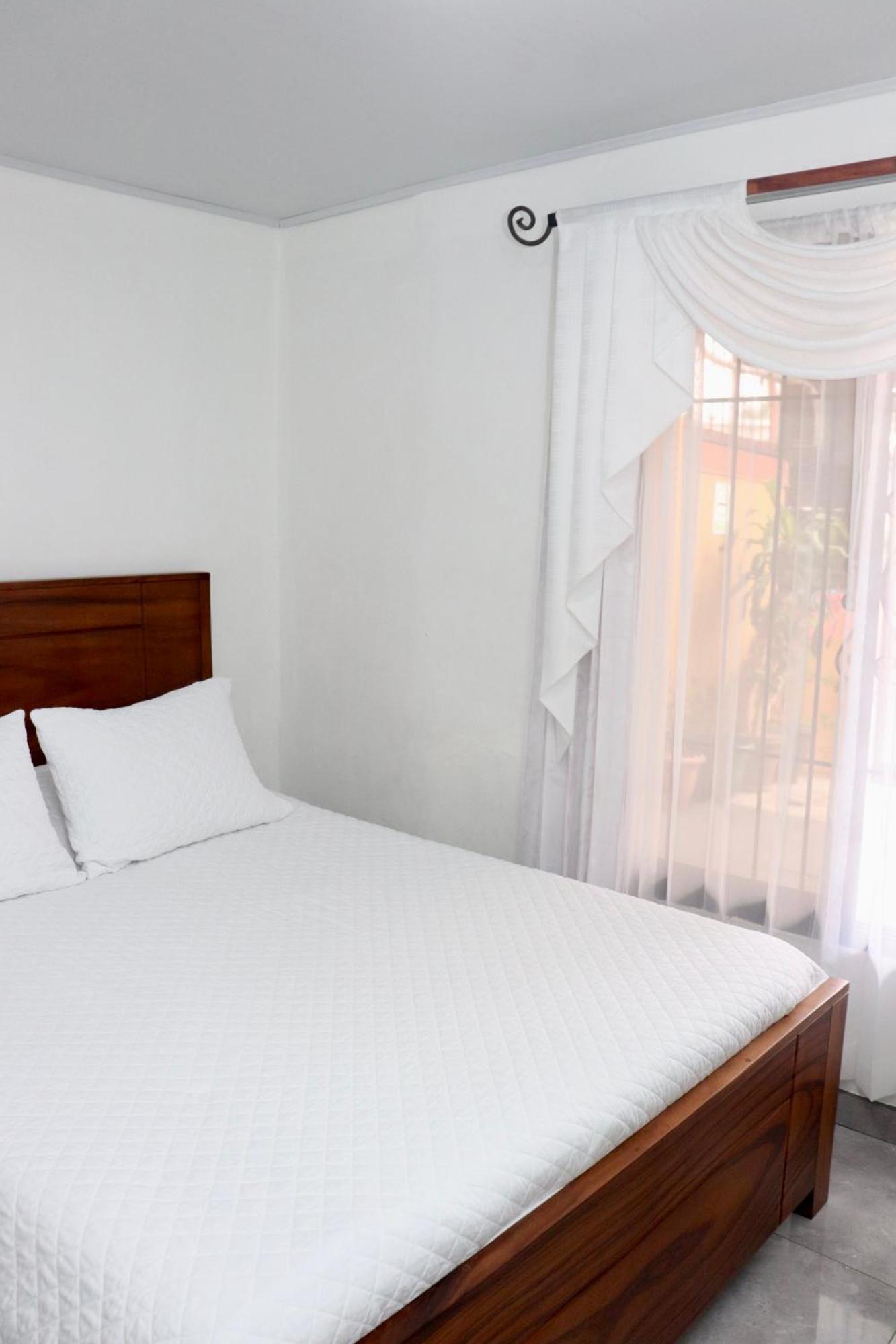 Airport Sjo Residence - Edward & Familia Inn Rio Segundo Екстер'єр фото