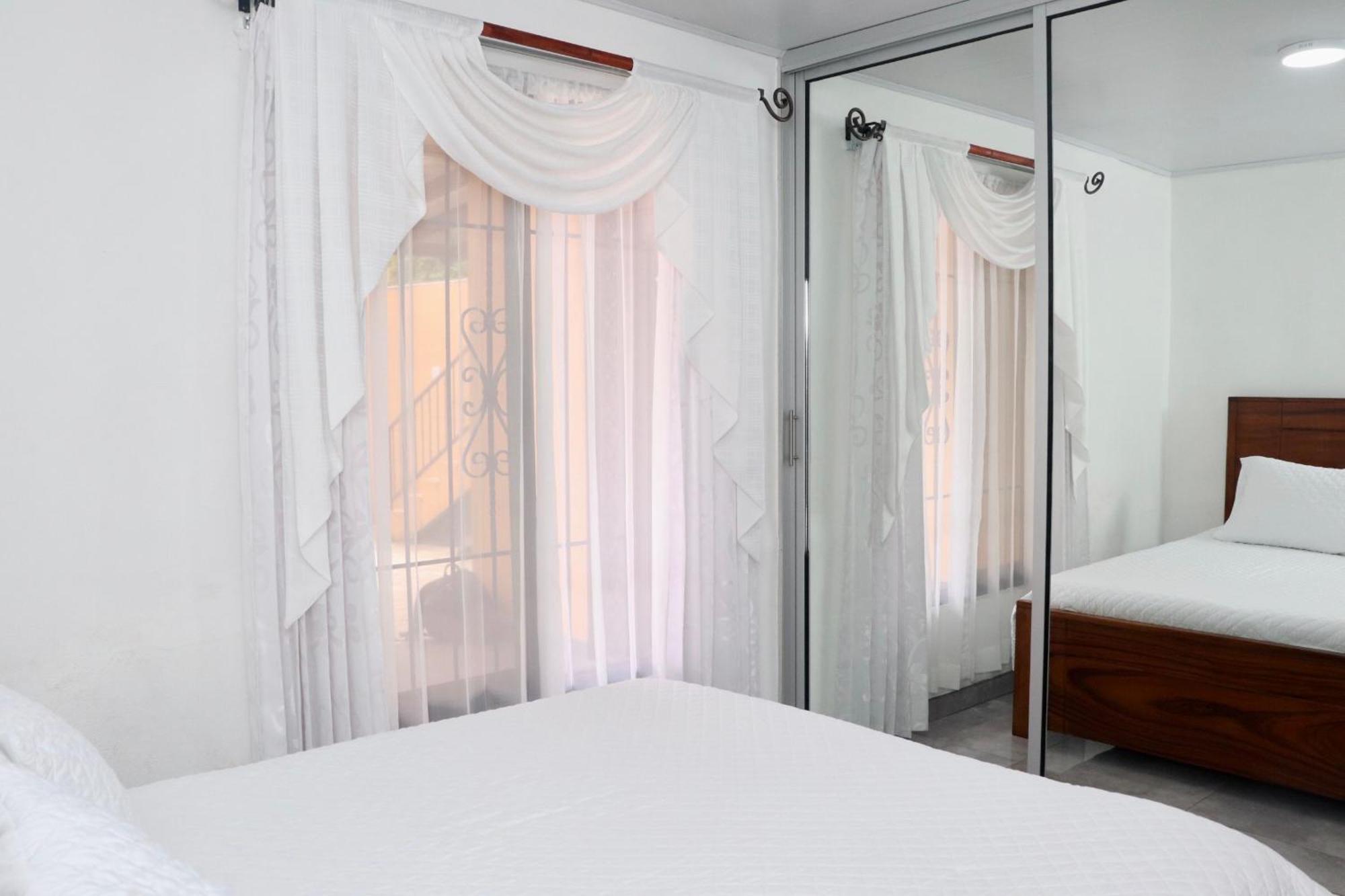 Airport Sjo Residence - Edward & Familia Inn Rio Segundo Екстер'єр фото